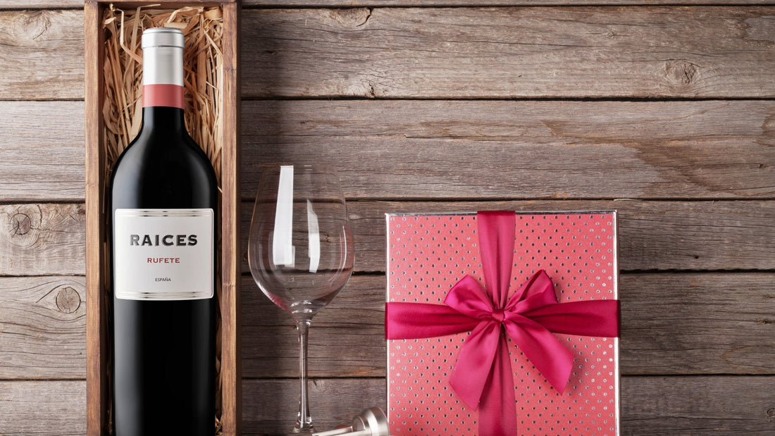 Guía definitiva para regalar vino en Navidad (y acertar de pleno)